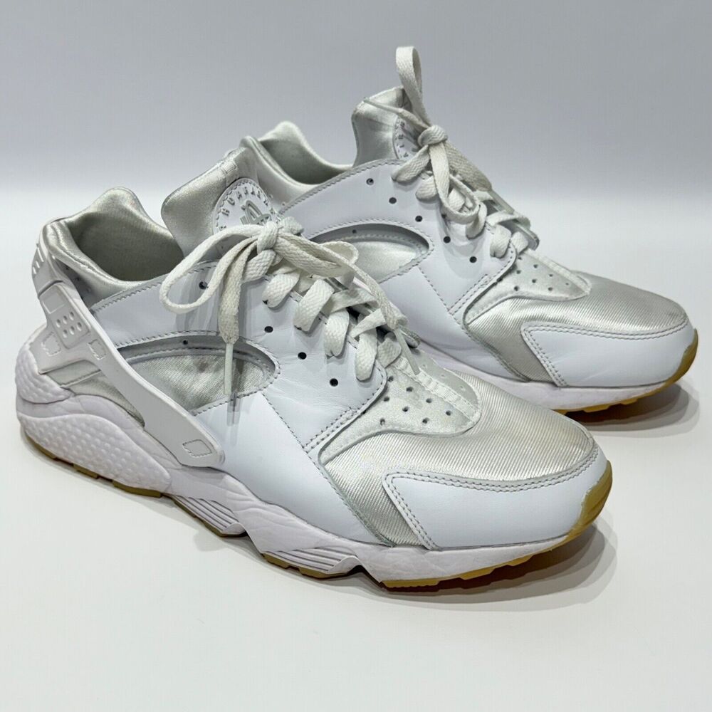 Nike Air Huarache Sneakers Shoes Triple White Gum Soles DR9883-100 Men’s Size 10
